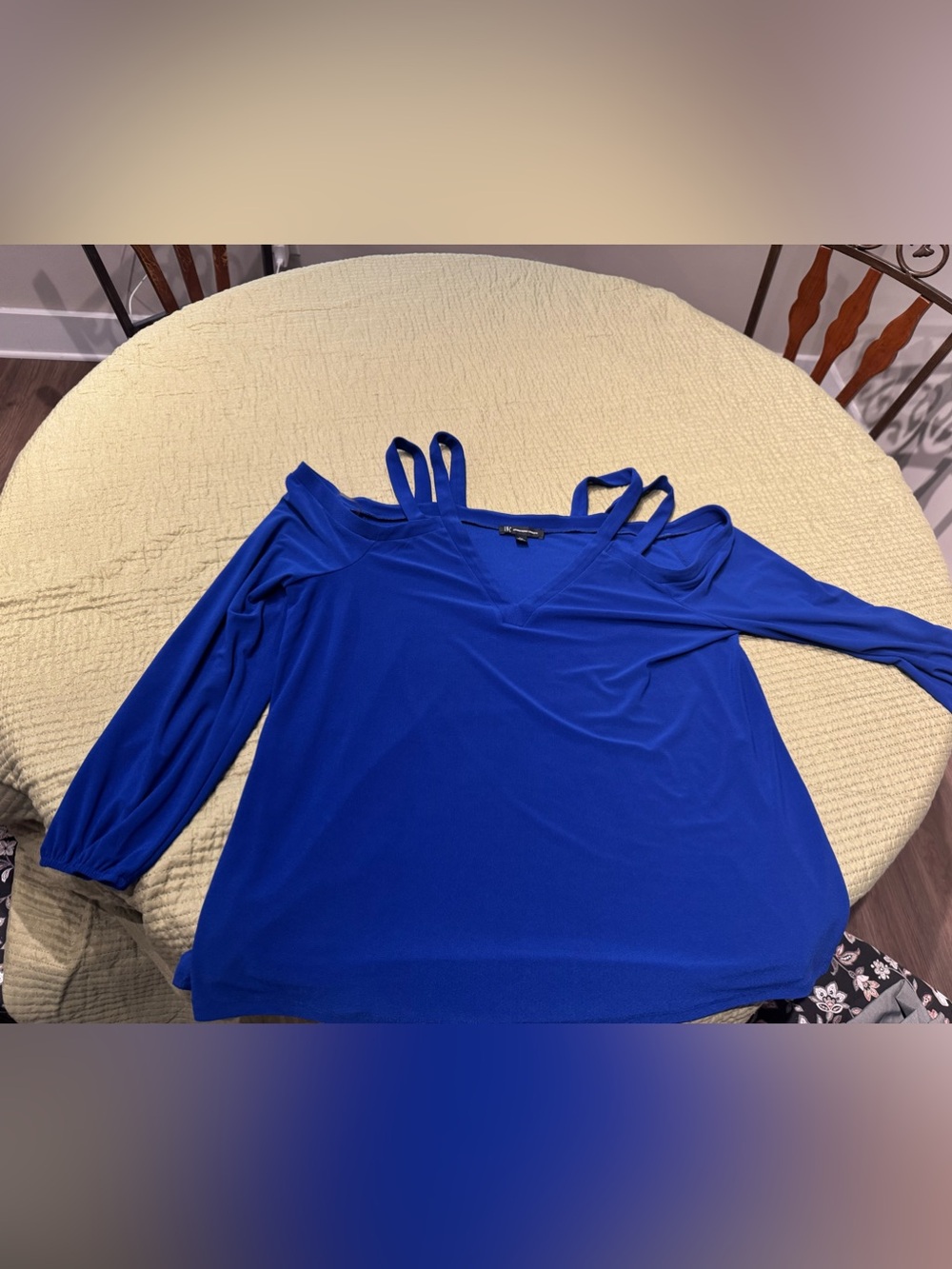 Cold-Shoulder V-Neck Women's Top in Royal Blue XXL